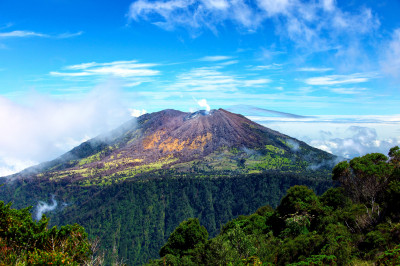Turrialba celebra los 70 años del Parque Nacional Volcán Turrialba co...
