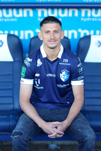 Bryan Ruiz deja fuera a Luis Flores para enfrentar a Nicaragua