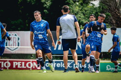 Cartaginés golea en amistoso de cara al inicio del torneo