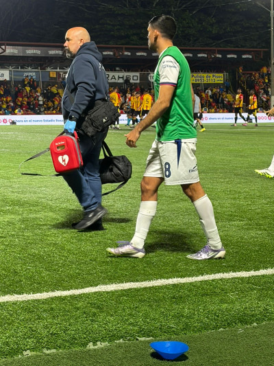 DOUGLAS LÓPEZ PRENDE LAS ALARMAS EN CARTAGINÉS 