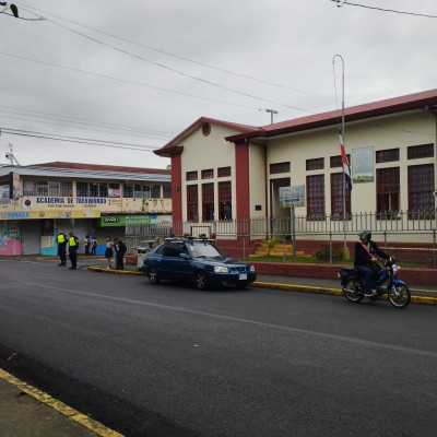 Supuesto vendedor de droga cae a plena luz del día