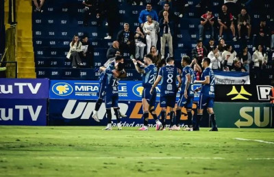 Cartaginés se impone 3-1 ante Alajuelense