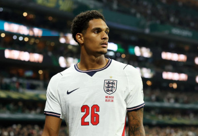 Inglaterra estalla contra la FIFA: anulación de la roja a Balogun deja...