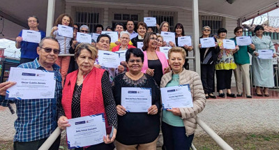 Adultos mayores se gradúan con éxito del curso “Potenciando habilid...