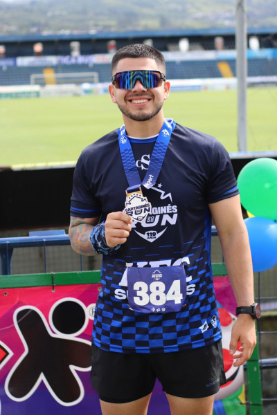 LA CARRERA CALIENTA: CONOZCA UN PARTICIPANTE 