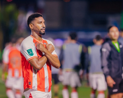 MARCEL HERNÁNDEZ COQUETEA CON CARTAGO