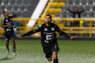 Sporting pierde pieza clave para juego ante Cartaginés