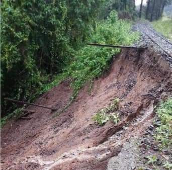 Cartago sin tren: deslizamiento en Ochomogo deja a los brumosos sin con...