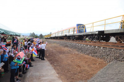  Exitoso : Más de 100 paraíseños utilizaron el tren en su primer día