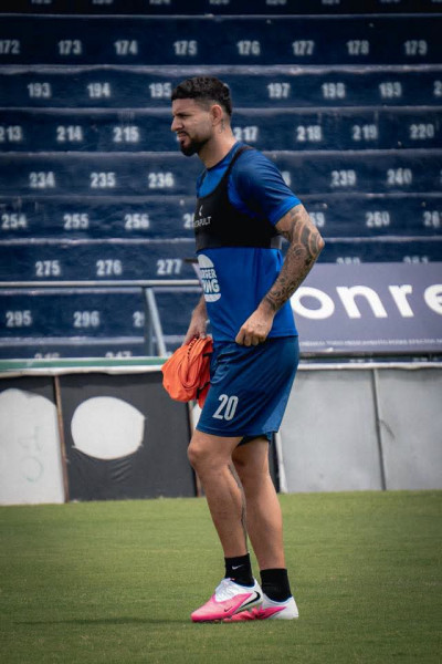CARTAGINÉS MANTIENE EN SUSPENSO SU PRETEMPORADA INTERNACIONAL