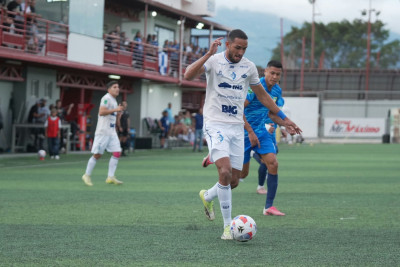 Cartaginés recibe fuertes sanciones tras partido
