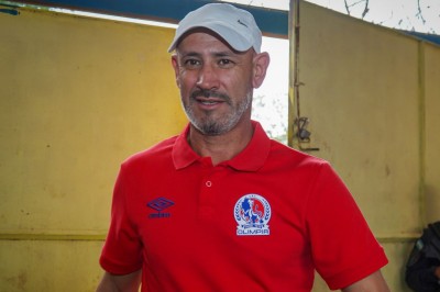 ¡Tenso encontronazo! Anthony Porras encara a Eduardo Espinel tras elim...