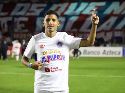 CARTAGINÉS COMPITE CONTRA SPORTING POR FICHAJE