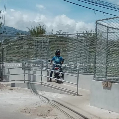 Vecinos denuncian uso indebido de rampa peatonal en parque de Hacienda ...